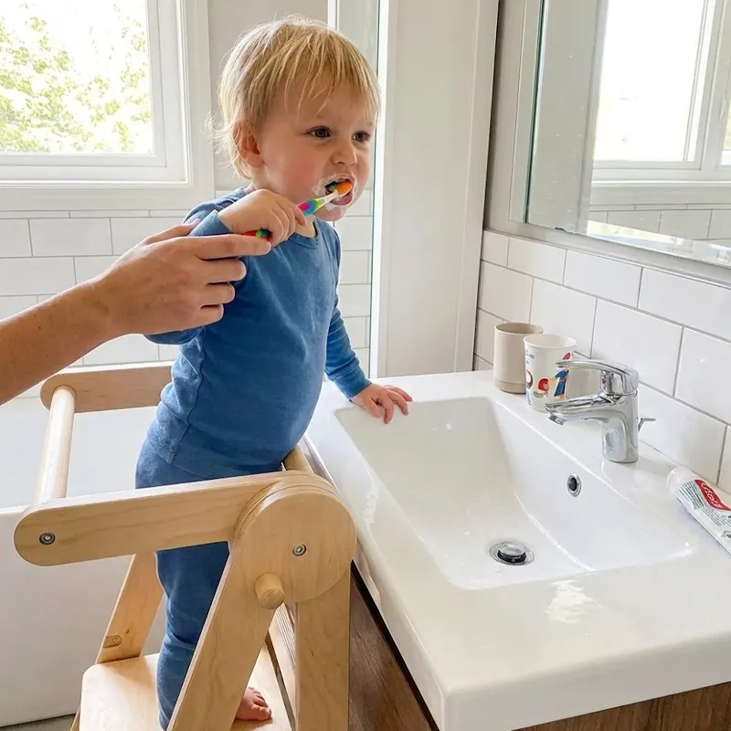 BabyTower™ dřevěná nastavitelné učící věž
