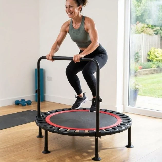 BouncePro™ skládací trampolína s nastavitelným madlem