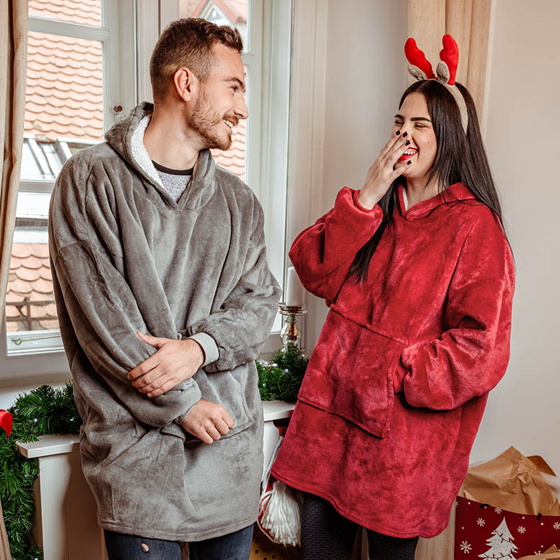 Flísová deka s rukávy SnugHug