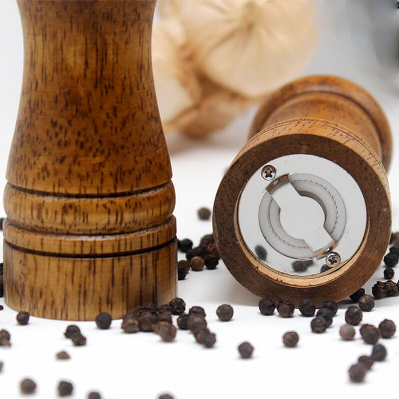 Wooden pepper grinder SpiceUp