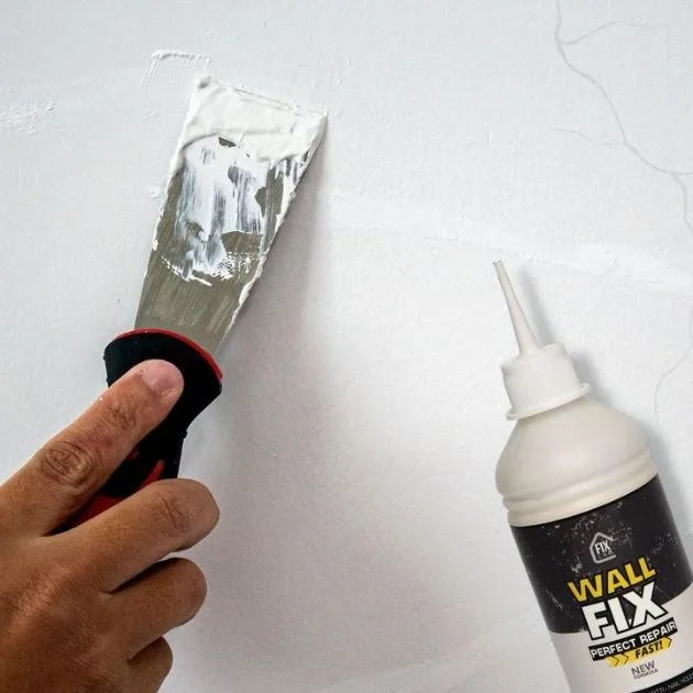 WallFix™ πάστα για επισκευή ρωγμών και τρυπών στον τοίχο