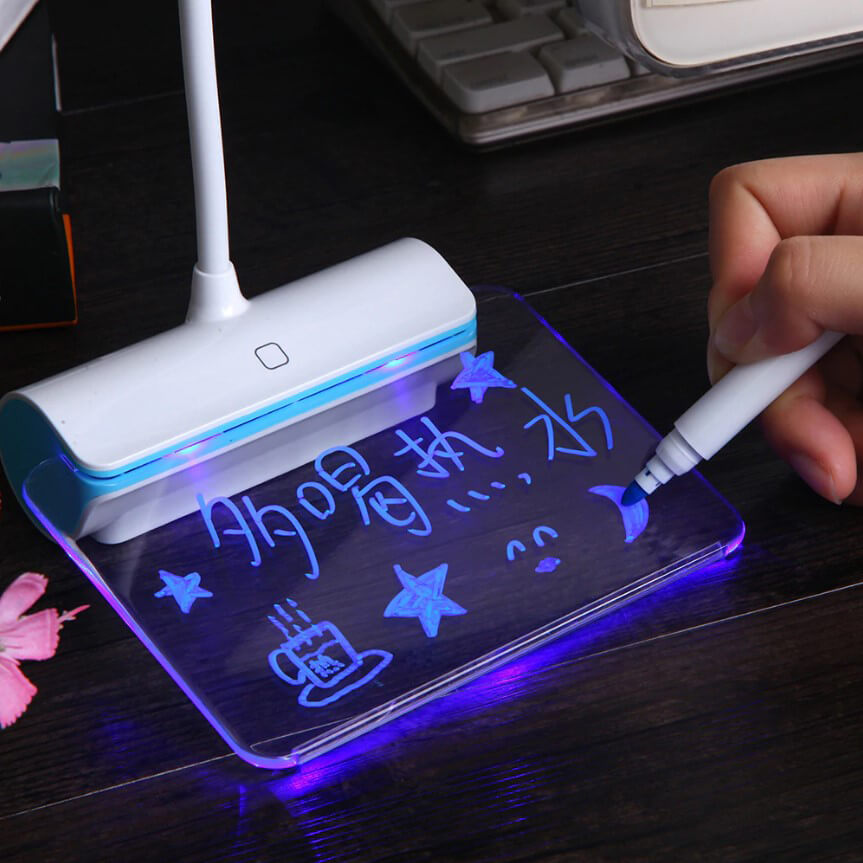Lampka LED z tablicą na notatnik