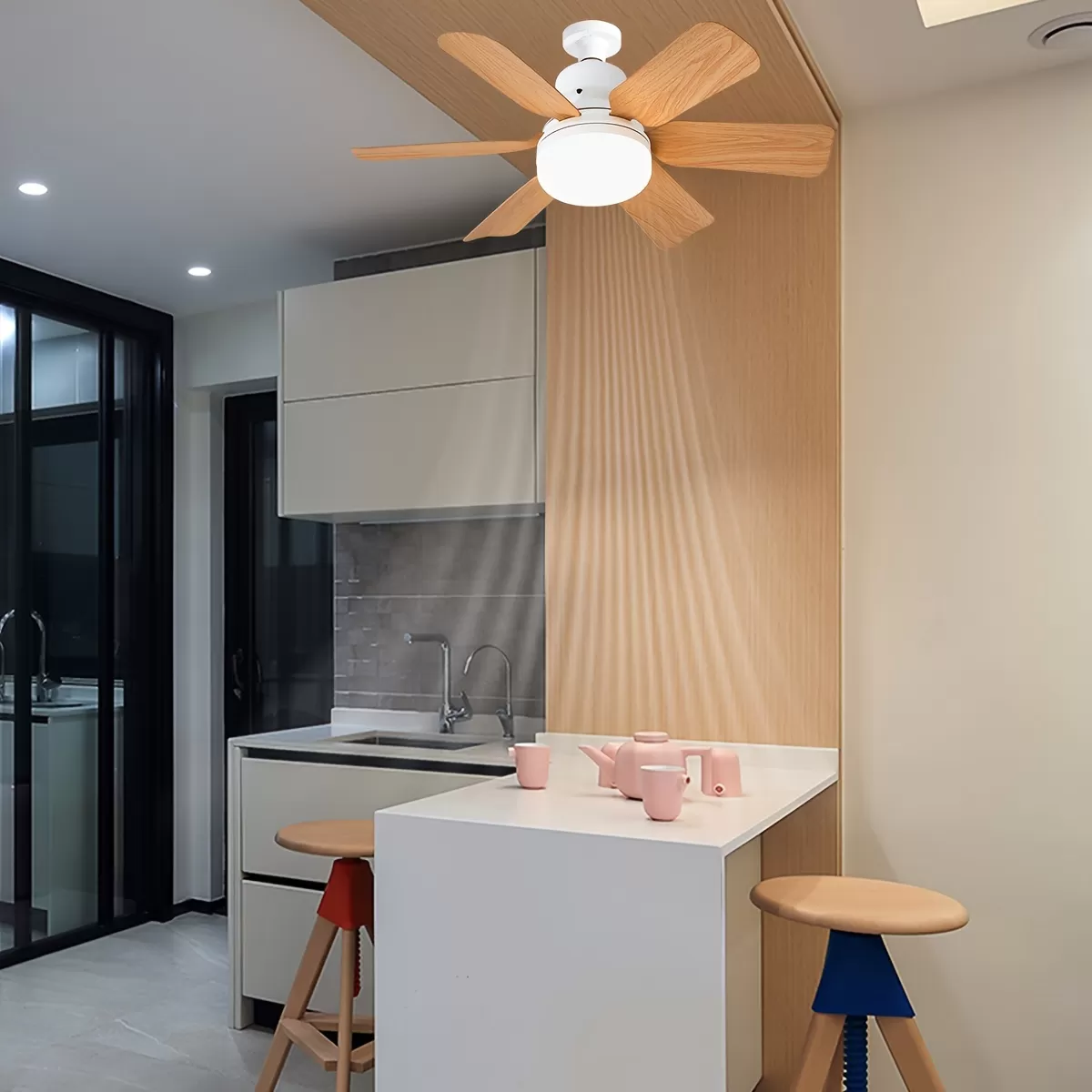 LightFlower™ Drewniany wentylator sufitowy LED (gniazdo E27)