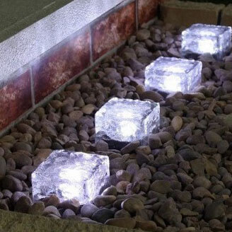 Spoturi solare pentru grădină SolBrick