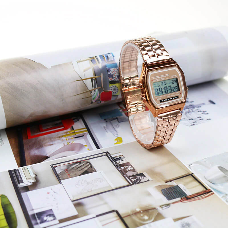 Digitálne hodinky v retro štýle Billie